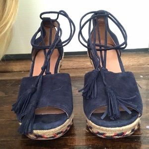 Suede, tribal flit, wedge